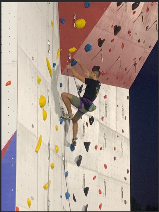 河南高校攀岩墙建设指南：预算、补贴与河南攀岩者体育专业方案(图1)