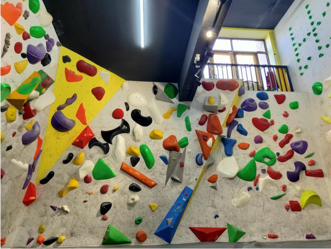 校园攀岩墙：优势挖掘与风险管控白皮书(图1)