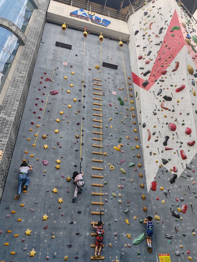 人工攀岩墙在校园环境中的应用(图3)