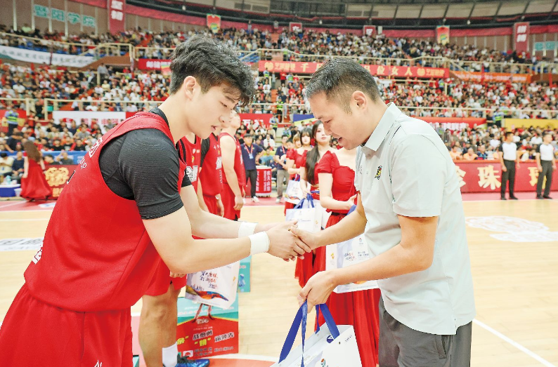 中国蓝观察丨“浙BA”等赛事带动多产业繁荣浙江体育赛事经济火爆(图2)