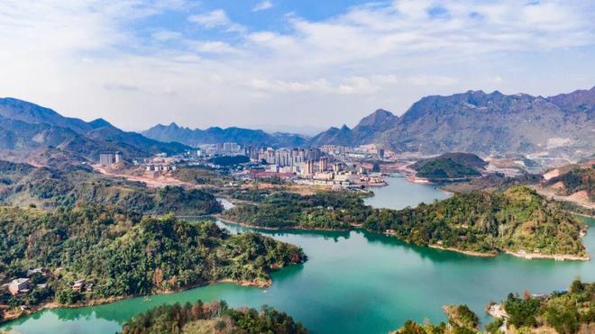 贵阳市政府新闻办举行“享暖冬趣罗甸”2025年黔南州罗甸县暖冬新玩法活动新闻发布会(图5)