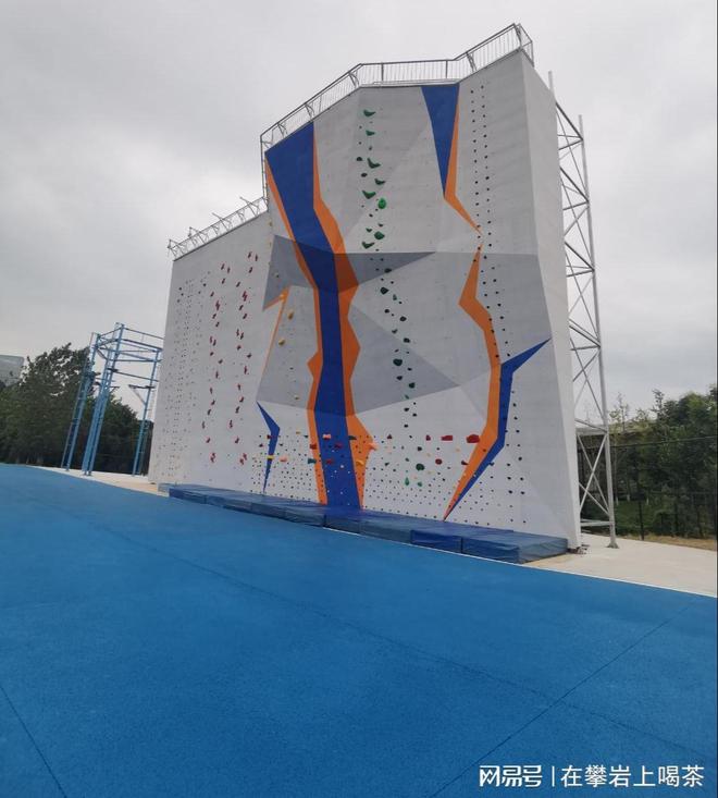 高校攀岩墙建设：场地条件与空间规划的专业标准(图2)