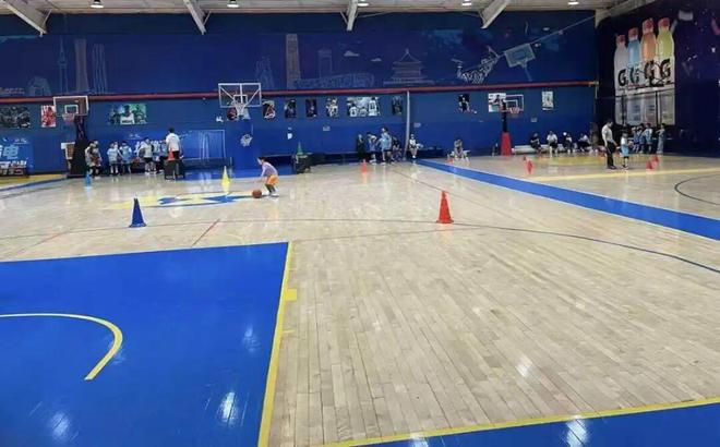 运动的风终究吹到了县城(图2)