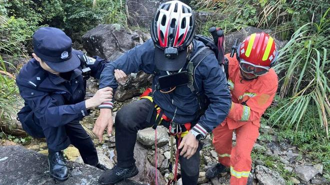 65岁“老驴友”深夜被困悬崖竟是信了“新手线”！