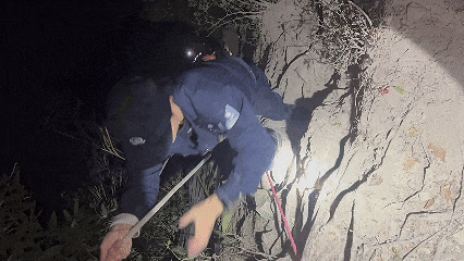 65岁“老驴友”深夜被困悬崖竟是信了“新手线”！(图3)