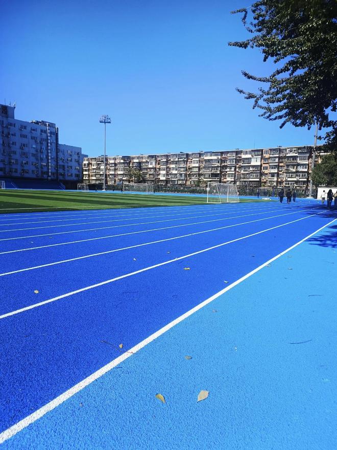 一分钟搞懂混合型塑胶跑道的制作原理