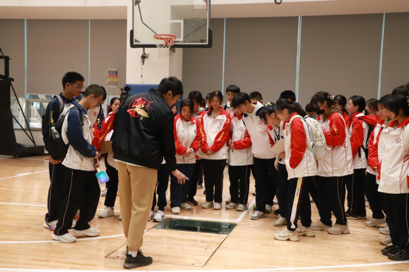 探秘实验室第十期：玩转摩擦力把物理知识“穿”在脚上(图4)