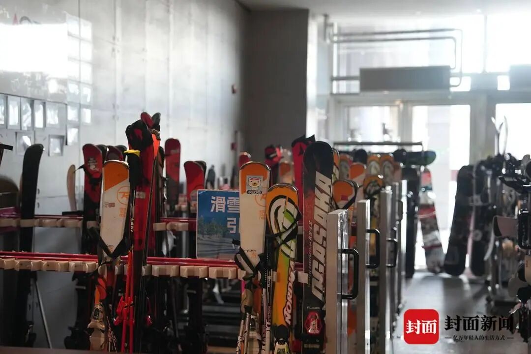 “老人免费滑雪”引热议高风险运动该不该有“年龄限制”？(图3)