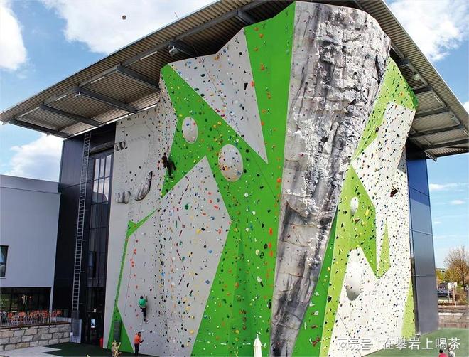高校模块化攀岩墙：适配多元需求升级扩展尽显灵活