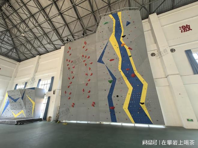 大学高校室内人工攀岩墙建设：场地面积高度标准与预算规划指南(图2)