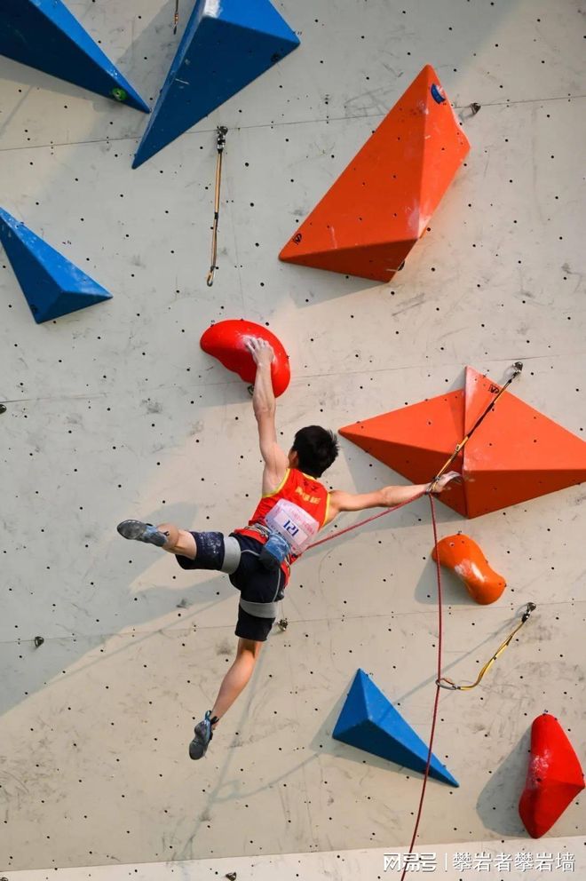 产品白皮书：攀岩墙的未来发展与灵活扩展性