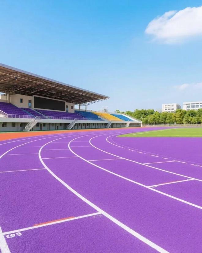塑胶跑道摊铺厚度标准不同场地有讲究