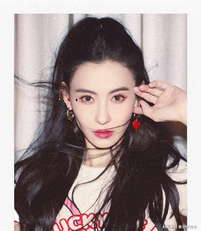 张柏芝带小儿子游环球影城！7岁小王子长高不少爱打篮球和攀岩