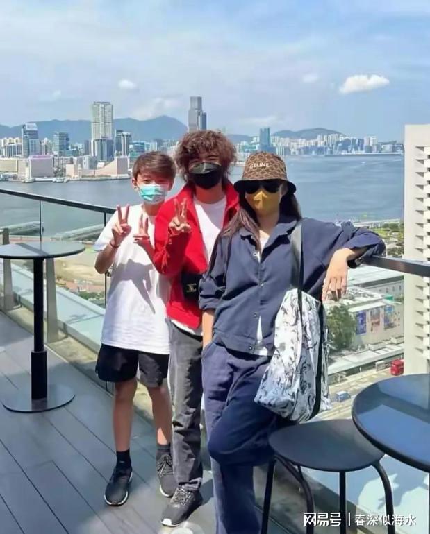 张柏芝带小儿子游环球影城！7岁小王子长高不少爱打篮球和攀岩(图8)