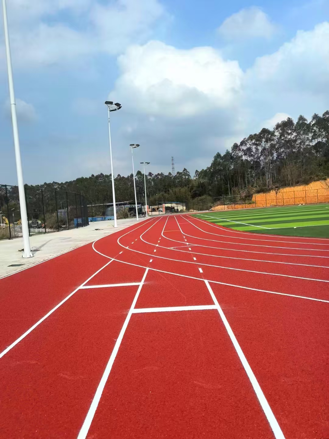 前瞻2026：Q1篮球场工厂选择全攻略与头部品牌深度解析(图3)