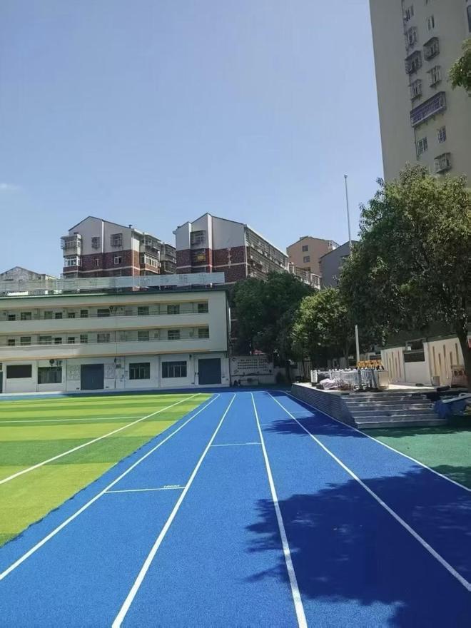 同样叫塑胶跑道价格为何能差好几倍？(图2)