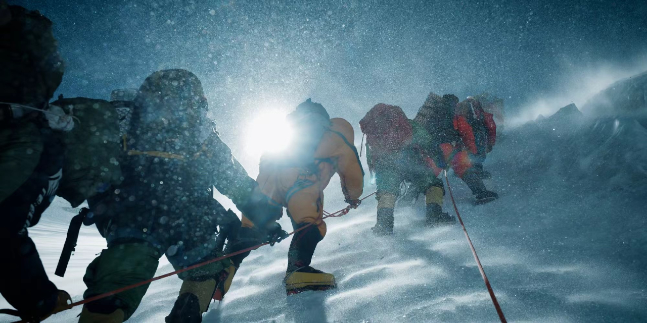 挑战珠峰与洛子峰连登！骆驼超级登山家硬核户外系列正式发布(图5)