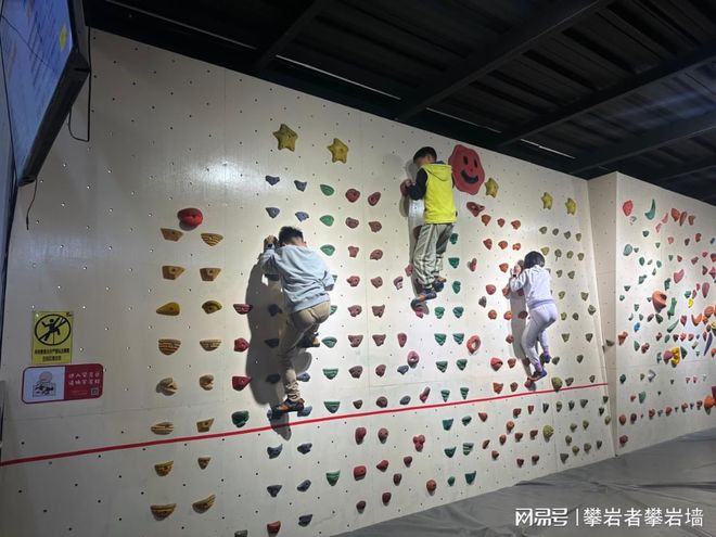 铸剑为犁砺兵于墙：如何为学校甄选真正的国防体育攀岩设施(图1)