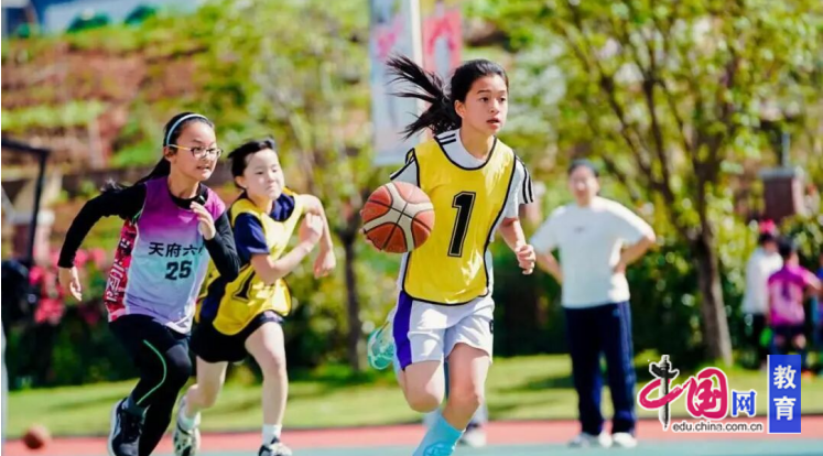 绿茵场上童心飞扬！天府六小趣味运动会嗨翻春日(图5)