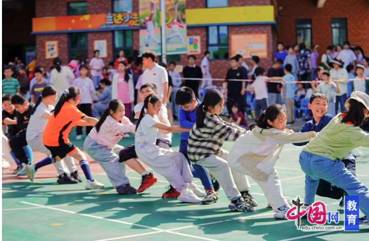 绿茵场上童心飞扬！天府六小趣味运动会嗨翻春日(图8)