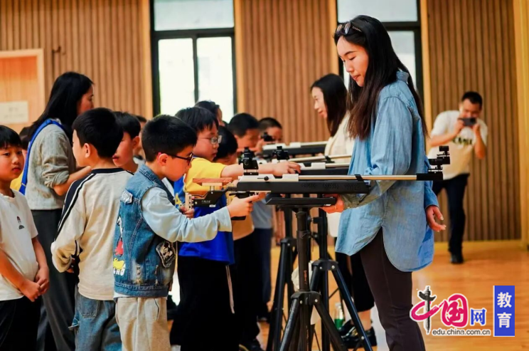 绿茵场上童心飞扬！天府六小趣味运动会嗨翻春日(图10)