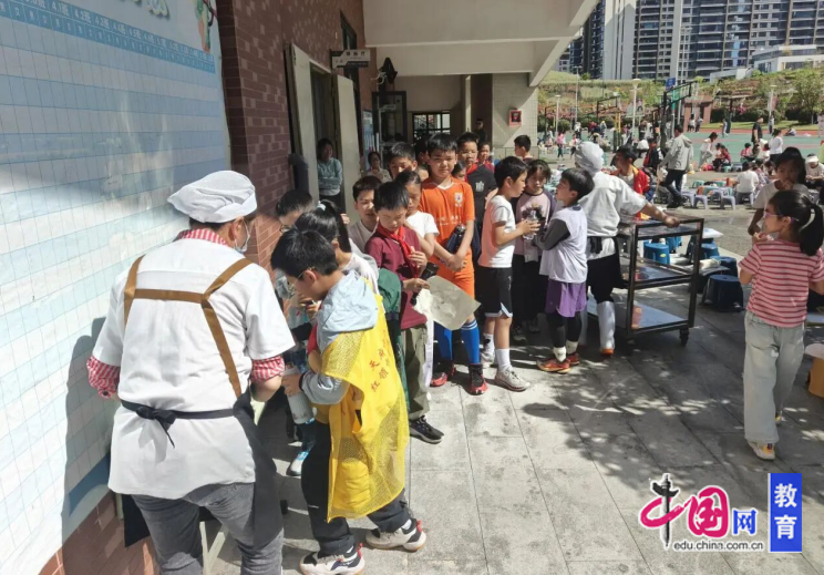 绿茵场上童心飞扬！天府六小趣味运动会嗨翻春日(图11)