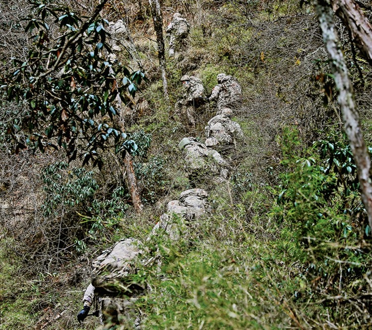 踏访新时代边关丨勇闯“魔鬼之域”(图2)